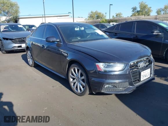 ✅ 2014 Audi A4 Premium • VIN: WAUAFAFL9EN033595 • Lot: 43138765. Wystawiony na IAAI z przebiegiem 96 270 mil. Bezpłatny archiwum sprzedaży aukcyjnych z USA i szczegółowy raport historii pojazdu na DreamBid. Zdjęcie 1.