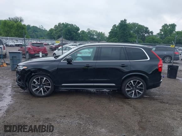 ✅ 2023 Volvo XC90 Plus • VIN: YV4L12PN0P1910689 • Lot: 42425376. Listed on IAAI with 48,667 mi. Free auction sales archive from the USA and detailed vehicle history report at DreamBid. Image 14.