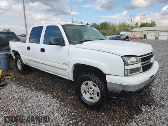 2007 Chevrolet Silverado 1500 LT1 with VIN 2GCEK13Z671182432, listed as a Copart auction lot 85371375 with 227,912 mi miles and Salvage title. Bid and sale history available at DreamBid. Image 4.