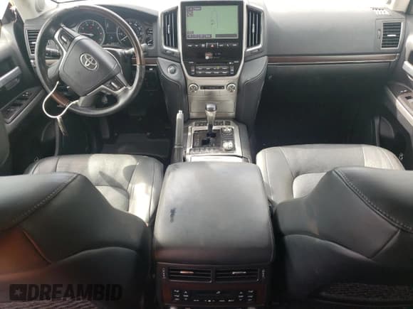 ✅ 2018 Toyota Land Cruiser • VIN: JTMCY7AJ7J4064598 • Лот: 65895265. Опубликован ранее на Copart с пробегом 103 471 миль. Бесплатный доступ к архиву аукционных продаж из США и подробный отчёт об истории автомобиля на DreamBid. Изображение 8.