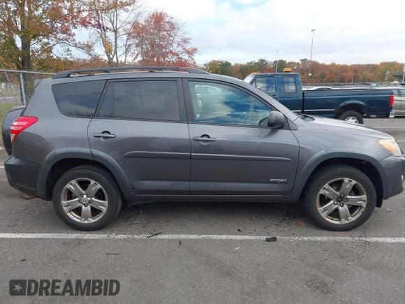 ✅ 2010 Toyota RAV4 Sport • VIN: 2T3RF4DV6AW043533 • Лот: 43497430. Опубликован ранее на IAAI с пробегом 227 574 миль. Бесплатный доступ к архиву аукционных продаж из США и подробный отчёт об истории автомобиля на DreamBid. Изображение 6.