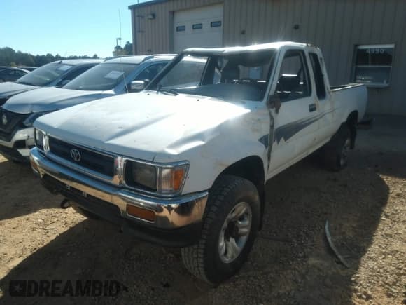 ✅ 1992 Toyota Pickup • VIN: JT4RN13P1N6044990 • Lot: 40597719. Listed on IAAI with 136,054 mi. Free auction sales archive from the USA and detailed vehicle history report at DreamBid. Image 2.