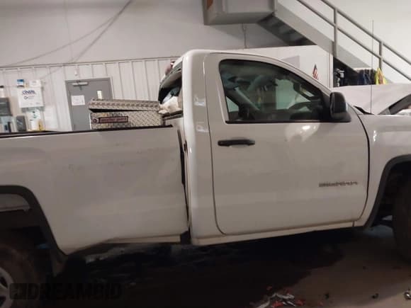 ✅ 2018 GMC Sierra 1500 • VIN: 1GTN1LEH3JZ105390 • Лот: 38688295. Опубликован ранее на IAAI с пробегом 135 985 миль. Бесплатный доступ к архиву аукционных продаж из США и подробный отчёт об истории автомобиля на DreamBid. Изображение 13.