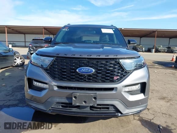 ✅ 2021 Ford Explorer ST • VIN: 1FM5K8GC5MGA31705 • Lot: 41290916. Wystawiony na IAAI z przebiegiem 56 185 mil. Bezpłatny archiwum sprzedaży aukcyjnych z USA i szczegółowy raport historii pojazdu na DreamBid. Zdjęcie 13.