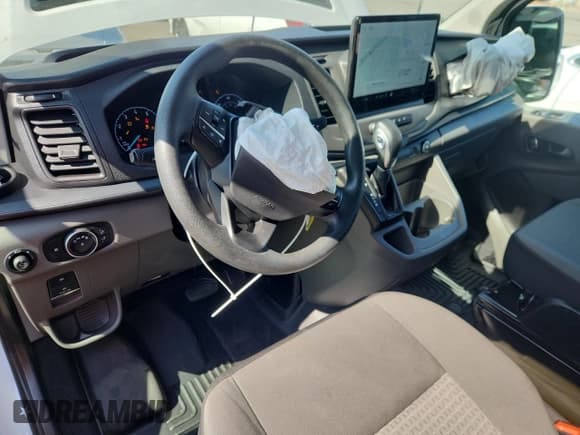 ✅ 2022 Ford Transit Passenger XL • VIN: 1FBAX2Y86NKA49239 • Lot: 63336075. Wystawiony na Copart z przebiegiem 63 178 mil. Bezpłatny archiwum sprzedaży aukcyjnych z USA i szczegółowy raport historii pojazdu na DreamBid. Zdjęcie 8.