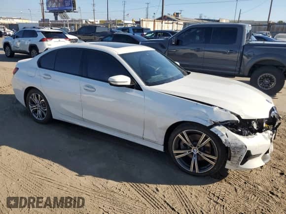 2022 BMW 3 Series 330i z VIN 3MW5R1J09N8C28220, wystawiony jako Copart lot #86172885 z przebiegiem 46 739 mil mil oraz Czysty tytuł • Clean title. Historia ofert i sprzedaży dostępna na DreamBid. Obrazek 4.