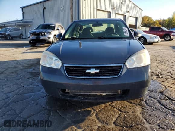 2007 Chevrolet Malibu LS z VIN 1G1ZS57N27F126943, wystawiony jako Copart lot #76556384 z przebiegiem 201 399 mil mil oraz Szkoda całkowita • Salvage title. Historia ofert i sprzedaży dostępna na DreamBid. Obrazek 5.