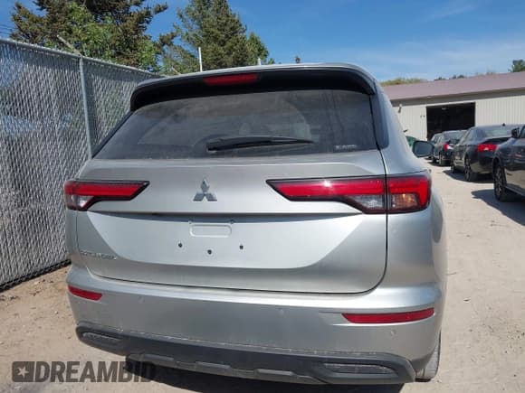 ✅ 2022 Mitsubishi Outlander ES • VIN: JA4J4TA88NZ032612 • Лот: 42232147. Опубликован ранее на IAAI с пробегом 96 562 миль. Бесплатный доступ к архиву аукционных продаж из США и подробный отчёт об истории автомобиля на DreamBid. Изображение 16.