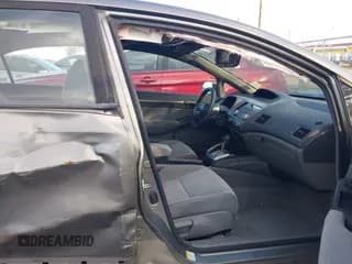 ✅ 2008 Honda Civic EX • VIN: 1HGFA16848L060692 • Lot: 43743466. Wystawiony na IAAI z przebiegiem 290 031 mil. Bezpłatny archiwum sprzedaży aukcyjnych z USA i szczegółowy raport historii pojazdu na DreamBid. Zdjęcie 5.