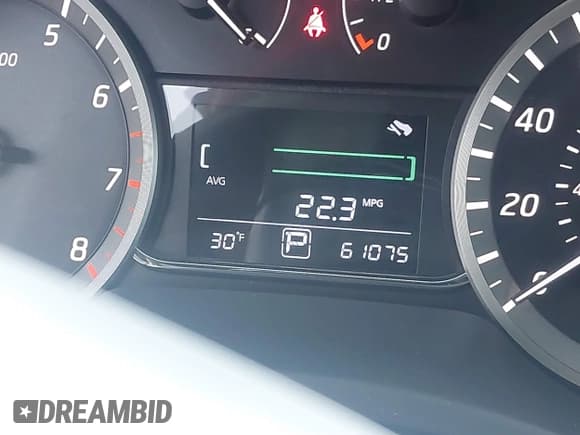 ✅ 2015 Nissan Sentra S • VIN: 3N1AB7APXFY350479 • Lot: 41355196. Wystawiony na IAAI z przebiegiem 61 075 mil. Bezpłatny archiwum sprzedaży aukcyjnych z USA i szczegółowy raport historii pojazdu na DreamBid. Zdjęcie 7.