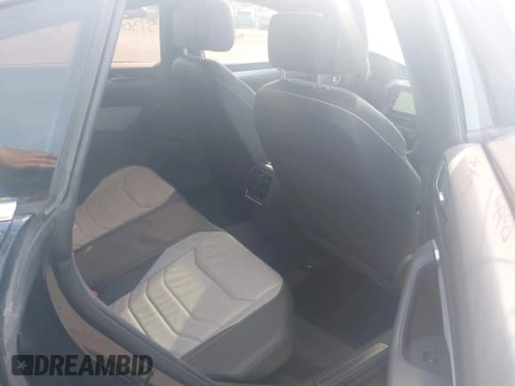 ✅ 2019 Volkswagen Arteon SEL Premium R-Line • VIN: WVWTR7AN6KE007076 • Lot: 42476632. Wystawiony na IAAI z przebiegiem 87 975 mil. Bezpłatny archiwum sprzedaży aukcyjnych z USA i szczegółowy raport historii pojazdu na DreamBid. Zdjęcie 8.