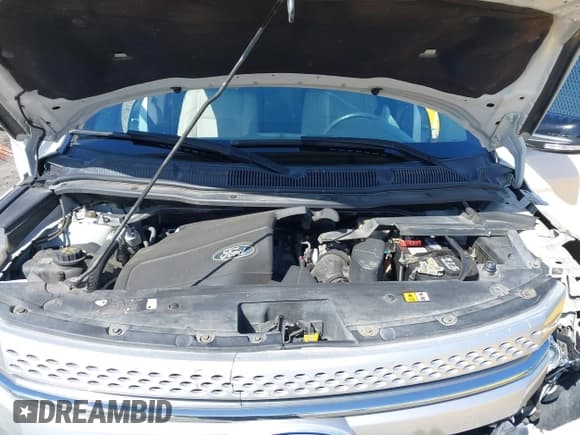 ✅ 2014 Ford Explorer XLT • VIN: 1FM5K8D81EGC01334 • Lot: 41995546. Wystawiony na IAAI z przebiegiem 139 812 mil. Bezpłatny archiwum sprzedaży aukcyjnych z USA i szczegółowy raport historii pojazdu na DreamBid. Zdjęcie 10.