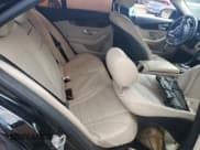 ✅ 2017 Mercedes-Benz C 300 • VIN: 55SWF4JB6HU229990 • Lot: 85518415. Wystawiony na Copart z przebiegiem Nie podano. Bezpłatny archiwum sprzedaży aukcyjnych z USA i szczegółowy raport historii pojazdu na DreamBid. Zdjęcie 10.