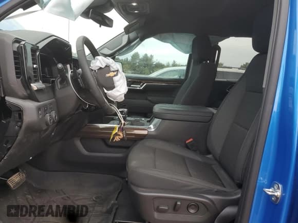 ✅ 2025 Chevrolet Silverado 1500 LT • VIN: 3GCUKDEDXSG213468 • Лот: 86147005. Опубликован ранее на Copart с пробегом 7 061 миль. Бесплатный доступ к архиву аукционных продаж из США и подробный отчёт об истории автомобиля на DreamBid. Изображение 7.