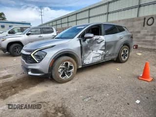 ✅ 2024 Kia Sportage LX • VIN: KNDPU3DF5R7285110 • Lot: 89720595. Wystawiony na Copart z przebiegiem 29 168 mil. Bezpłatny archiwum sprzedaży aukcyjnych z USA i szczegółowy raport historii pojazdu na DreamBid. Zdjęcie 1.