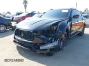 ✅ 2018 Maserati Levante • VIN: ZN661XUA0JX301331 • Lot: 42448335. Wystawiony na IAAI z przebiegiem 77 358 mil. Bezpłatny archiwum sprzedaży aukcyjnych z USA i szczegółowy raport historii pojazdu na DreamBid. Zdjęcie 17.