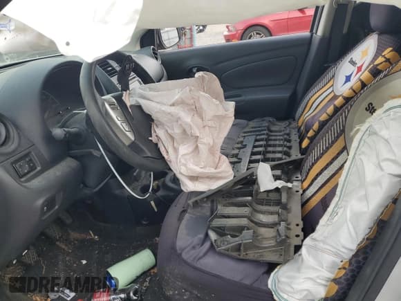 ✅ 2018 Nissan Versa S • VIN: 3N1CN7AP7JL810882 • Lot: 79141614. Wystawiony na Copart z przebiegiem 104 002 mil. Bezpłatny archiwum sprzedaży aukcyjnych z USA i szczegółowy raport historii pojazdu na DreamBid. Zdjęcie 7.