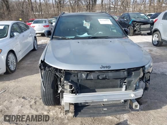 ✅ 2023 Jeep Compass (RED) Edition • VIN: 3C4NJDCN4PT512584 • Lot: 41378904. Wystawiony na IAAI z przebiegiem 43 690 mil. Bezpłatny archiwum sprzedaży aukcyjnych z USA i szczegółowy raport historii pojazdu na DreamBid. Zdjęcie 6.