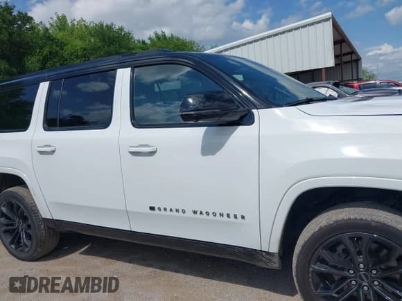 ✅ 2024 Jeep Grand Wagoneer Series II • VIN: 1C4SJSFP4RS127115 • Lot: 42097396. Listed on IAAI with 45,680 mi. Free auction sales archive from the USA and detailed vehicle history report at DreamBid. Image 13.