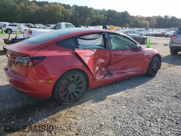✅ 2021 Tesla Model 3 Performance • VIN: 5YJ3E1EC6MF050853 • Lot: 92953845. Wystawiony na Copart z przebiegiem 77 569 mil. Bezpłatny archiwum sprzedaży aukcyjnych z USA i szczegółowy raport historii pojazdu na DreamBid. Zdjęcie 3.