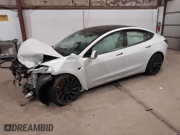 ✅ 2021 Tesla Model 3 Performance • VIN: 5YJ3E1ECXMF991836 • Lot: 41830519. Wystawiony na IAAI z przebiegiem Nie podano. Bezpłatny archiwum sprzedaży aukcyjnych z USA i szczegółowy raport historii pojazdu na DreamBid. Zdjęcie 2.