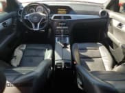 ✅ 2012 Mercedes-Benz C 250 Sport • VIN: WDDGF4HB3CR226050 • Lot: 92376215. Wystawiony na Copart z przebiegiem 122 426 mil. Bezpłatny archiwum sprzedaży aukcyjnych z USA i szczegółowy raport historii pojazdu na DreamBid. Zdjęcie 8.