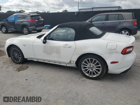 ✅ 2017 FIAT 124 Spider Lusso • VIN: JC1NFAEK9H0102197 • Lot: 70065335. Listed on Copart with 130,550 mi. Free auction sales archive from the USA and detailed vehicle history report at DreamBid. Image 2.