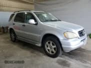 ✅ 2000 Mercedes-Benz M 320/430/500 • VIN: 4JGAB72E6YA200592 • Lot: 57261935. Wystawiony na Copart z przebiegiem 210 338 mil. Bezpłatny archiwum sprzedaży aukcyjnych z USA i szczegółowy raport historii pojazdu na DreamBid. Zdjęcie 4.