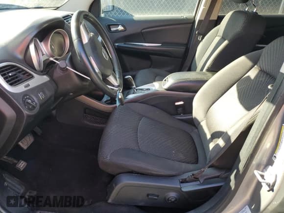 ✅ 2015 Dodge Journey SXT • VIN: 3C4PDCBG6FT564231 • Lot: 92689885. Wystawiony na Copart z przebiegiem 172 353 mil. Bezpłatny archiwum sprzedaży aukcyjnych z USA i szczegółowy raport historii pojazdu na DreamBid. Zdjęcie 7.