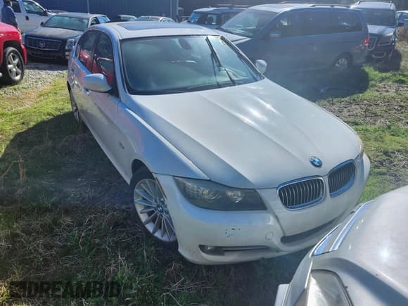 ✅ 2011 BMW 3 Series 335i • VIN: WBAPM5C53BE577244 • Lot: 43402654. Wystawiony na IAAI z przebiegiem 89 998 mil. Bezpłatny archiwum sprzedaży aukcyjnych z USA i szczegółowy raport historii pojazdu na DreamBid. Zdjęcie 6.