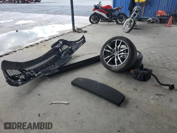 ✅ 2015 BMW X6 M • VIN: 5YMKW8C55F0G93843 • Lot: 73421384. Listed on Copart with 77,520 mi. Free auction sales archive from the USA and detailed vehicle history report at DreamBid. Image 15.