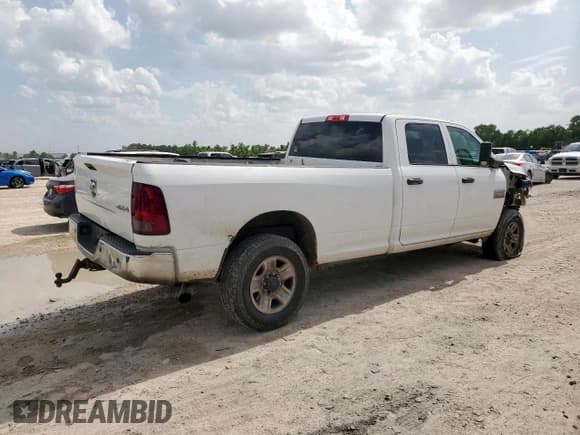 ✅ 2015 Ram 2500 Tradesman • VIN: 3C6UR5HL3FG665019 • Lot: 64234955. Listed on Copart with 231,882 mi. Free auction sales archive from the USA and detailed vehicle history report at DreamBid. Image 3.