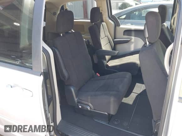 2012 Dodge Grand Caravan SXT z VIN 2C4RDGCG9CR357748, wystawiony jako IAAI lot #43318031 z przebiegiem 79 308 mil mil oraz . Historia ofert i sprzedaży dostępna na DreamBid. Obrazek 8.