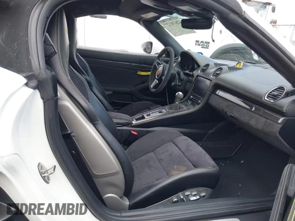 ✅ 2021 Porsche 718 Spyder • VIN: WP0CC2A89MS240128 • Lot: 42670527. Wystawiony na IAAI z przebiegiem 40 944 mil. Bezpłatny archiwum sprzedaży aukcyjnych z USA i szczegółowy raport historii pojazdu na DreamBid. Zdjęcie 5.