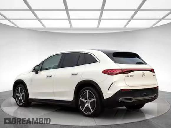 ✅ 2023 Mercedes-Benz EQE 500 • VIN: 4JGGM2CB2PA020746 • Lot: 89433305. Wystawiony na Copart z przebiegiem 8 981 mil. Bezpłatny archiwum sprzedaży aukcyjnych z USA i szczegółowy raport historii pojazdu na DreamBid. Zdjęcie 3.