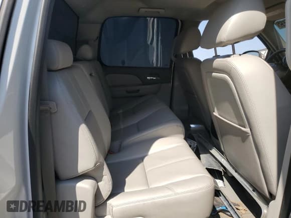 ✅ 2013 Chevrolet Silverado 2500HD LTZ • VIN: 1GC1KYCG3DF150824 • Lot: 71959145. Wystawiony na Copart z przebiegiem 131 186 mil. Bezpłatny archiwum sprzedaży aukcyjnych z USA i szczegółowy raport historii pojazdu na DreamBid. Zdjęcie 10.