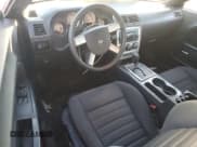 ✅ 2010 Dodge Challenger SE • VIN: 2B3CJ4DV1AH199551 • Lot: 88720235. Wystawiony na Copart z przebiegiem 58 664 mil. Bezpłatny archiwum sprzedaży aukcyjnych z USA i szczegółowy raport historii pojazdu na DreamBid. Zdjęcie 8.