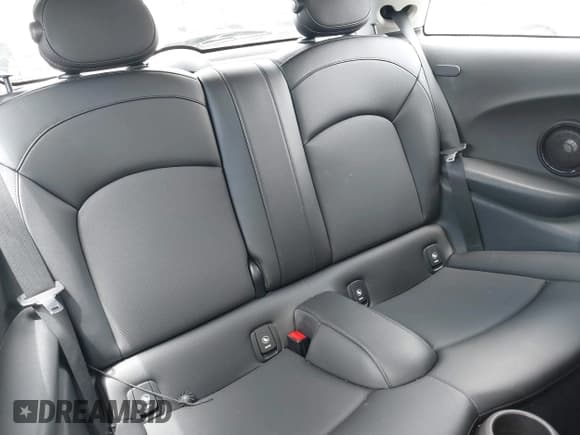 ✅ 2017 MINI Hardtop Cooper S • VIN: WMWXP7C57H2A45348 • Lot: 42261812. Wystawiony na IAAI z przebiegiem 117 165 mil. Bezpłatny archiwum sprzedaży aukcyjnych z USA i szczegółowy raport historii pojazdu na DreamBid. Zdjęcie 8.