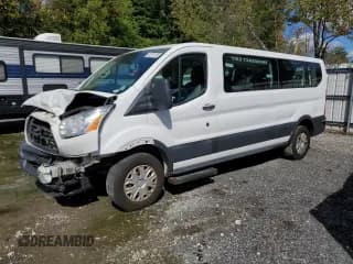 ✅ 2017 Ford Transit XL • VIN: 1FBZX2ZM5HKA55875 • Lot: 72071125. Wystawiony na Copart z przebiegiem 262 182 mil. Bezpłatny archiwum sprzedaży aukcyjnych z USA i szczegółowy raport historii pojazdu na DreamBid. Zdjęcie 1.