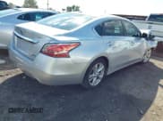 ✅ 2014 Nissan Altima S • VIN: 1N4AL3AP3EN230141 • Лот: 43305764. Опубликован ранее на IAAI с пробегом 139 155 миль. Бесплатный доступ к архиву аукционных продаж из США и подробный отчёт об истории автомобиля на DreamBid. Изображение 4.