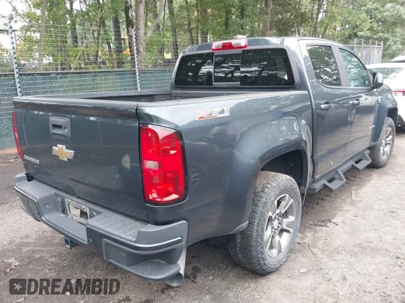 ✅ 2019 Chevrolet Colorado 4WD Z71 • VIN: 1GCPTDE14K1141018 • Лот: 43328790. Опубликован ранее на IAAI с пробегом 183 824 миль. Бесплатный доступ к архиву аукционных продаж из США и подробный отчёт об истории автомобиля на DreamBid. Изображение 4.