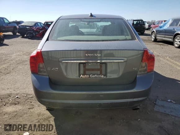 ✅ 2008 Volvo S40 R-Design • VIN: YV1MS672682382647 • Lot: 76993804. Wystawiony na Copart z przebiegiem 112 030 mil. Bezpłatny archiwum sprzedaży aukcyjnych z USA i szczegółowy raport historii pojazdu na DreamBid. Zdjęcie 6.