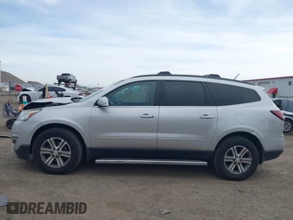 ✅ 2015 Chevrolet Traverse LT • VIN: 1GNKVHKDXFJ317562 • Lot: 43511947. Wystawiony na IAAI z przebiegiem 146 270 mil. Bezpłatny archiwum sprzedaży aukcyjnych z USA i szczegółowy raport historii pojazdu na DreamBid. Zdjęcie 15.