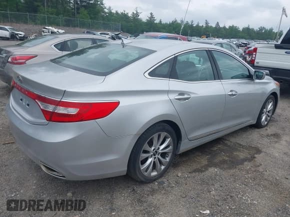 ✅ 2013 Hyundai Azera • VIN: KMHFG4JGXDA325601 • Лот: 42459533. Опубликован ранее на IAAI с пробегом 85 034 миль. Бесплатный доступ к архиву аукционных продаж из США и подробный отчёт об истории автомобиля на DreamBid. Изображение 4.