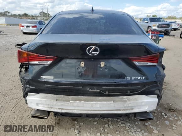 ✅ 2017 Lexus IS 200t • VIN: JTHBA1D2XH5045905 • Лот: 86192195. Опубликован ранее на Copart с пробегом 77 144 миль. Бесплатный доступ к архиву аукционных продаж из США и подробный отчёт об истории автомобиля на DreamBid. Изображение 6.