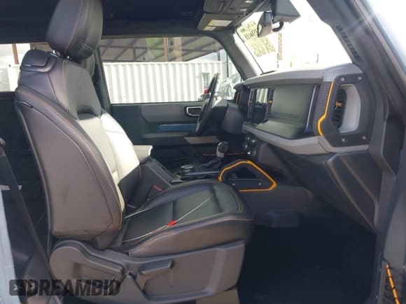 ✅ 2023 Ford Bronco • VIN: 1FMDE5CPXPLB88913 • Lot: 43724458. Listed on IAAI with 10,651 mi. Free auction sales archive from the USA and detailed vehicle history report at DreamBid. Image 5.