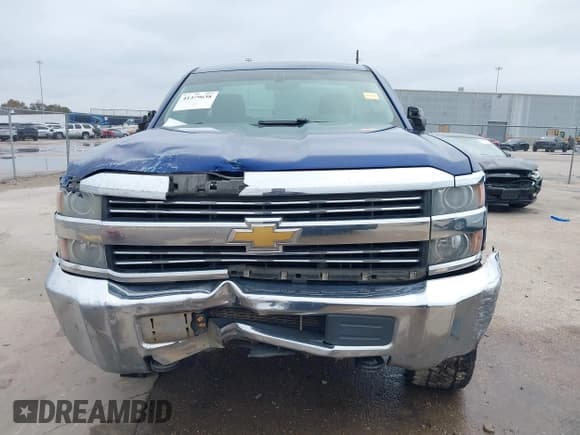 ✅ 2015 Chevrolet Silverado 2500HD Work Truck • VIN: 1GC0CUEG0FZ105243 • Lot: 41379638. Wystawiony na IAAI z przebiegiem 206 104 mil. Bezpłatny archiwum sprzedaży aukcyjnych z USA i szczegółowy raport historii pojazdu na DreamBid. Zdjęcie 13.