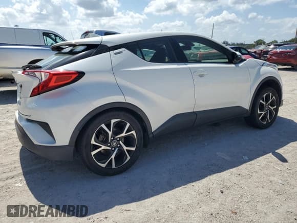 ✅ 2018 Toyota C-HR XLE • VIN: JTNKHMBX3J1006739 • Lot: 59875715. Wystawiony na Copart z przebiegiem 126 204 mil. Bezpłatny archiwum sprzedaży aukcyjnych z USA i szczegółowy raport historii pojazdu na DreamBid. Zdjęcie 3.
