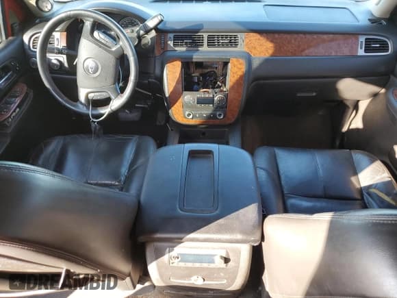 ✅ 2007 Chevrolet Silverado 2500HD 1LT • VIN: 1GCHK23617F514391 • Lot: 86234595. Wystawiony na Copart z przebiegiem Nie podano. Bezpłatny archiwum sprzedaży aukcyjnych z USA i szczegółowy raport historii pojazdu na DreamBid. Zdjęcie 8.