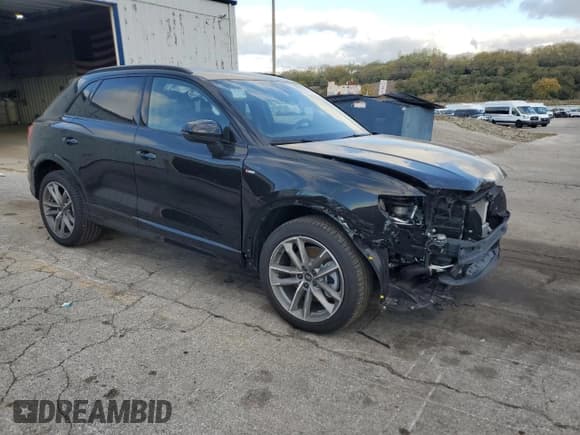 ✅ 2025 Audi Q3 S line Premium • VIN: WA1DECF34S1038019 • Лот: 90679585. Опубликован ранее на Copart с пробегом 3 880 миль. Бесплатный доступ к архиву аукционных продаж из США и подробный отчёт об истории автомобиля на DreamBid. Изображение 4.